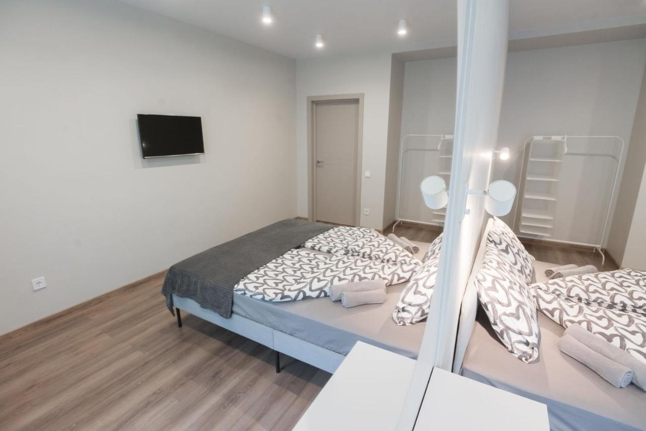 Scandinavian Apartment Elegant Лвив Екстериор снимка