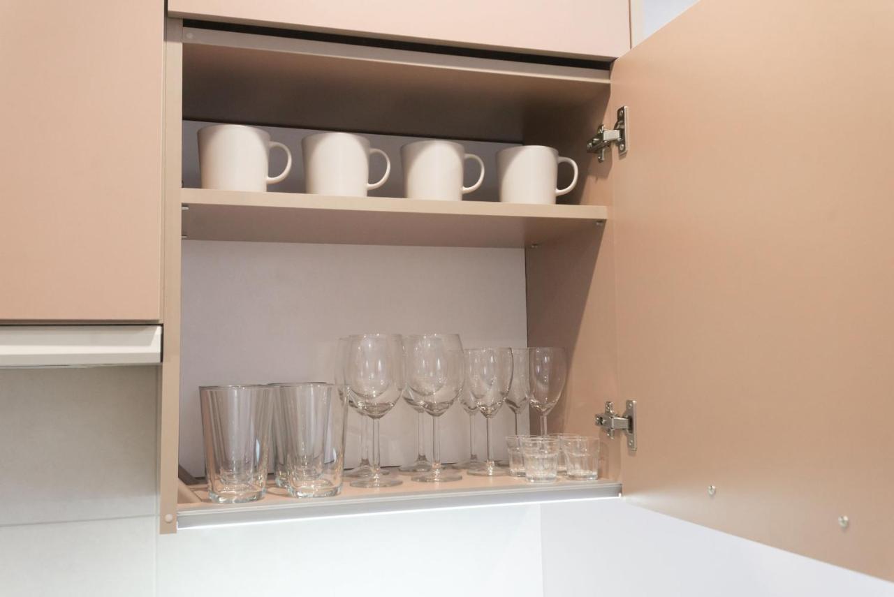 Scandinavian Apartment Elegant Лвив Екстериор снимка